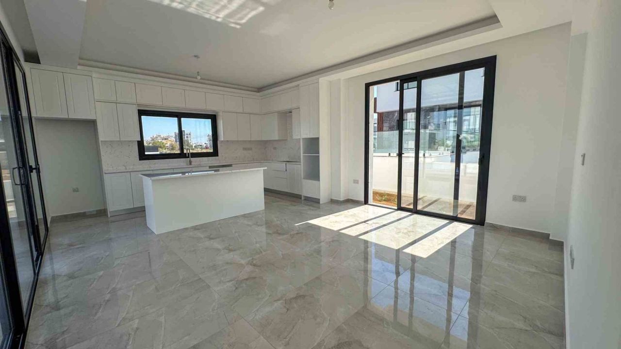 Villa a Famagosta, Cipro, 270 m² - foto 1