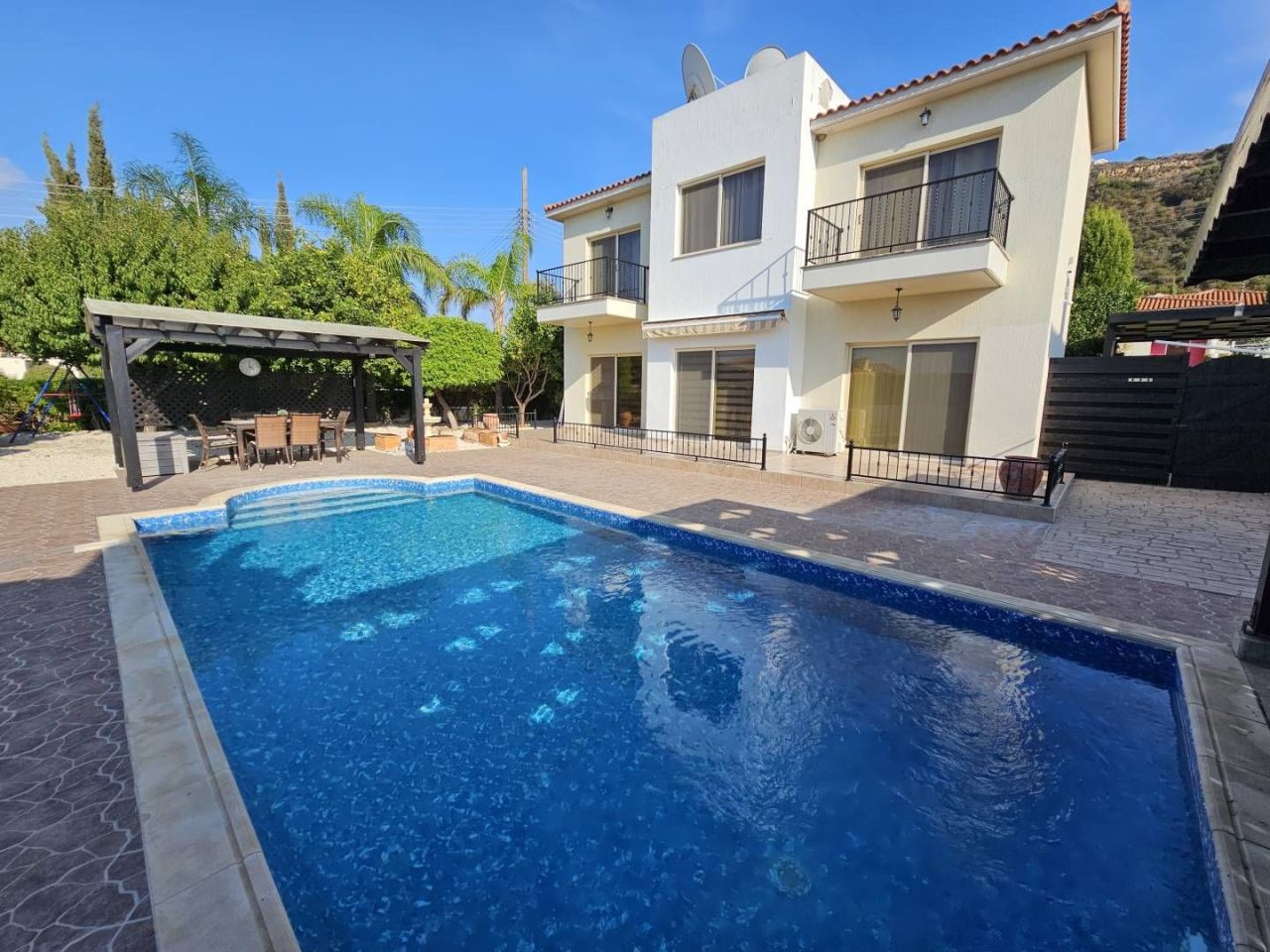 House in Pissouri, Cyprus, 140 m² - picture 1