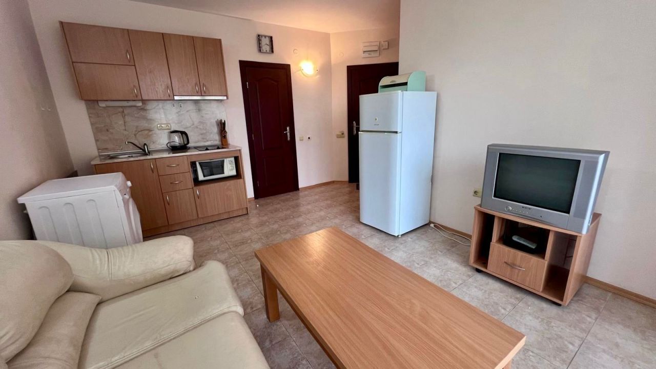 Flat at Sunny Beach, Bulgaria - picture 1