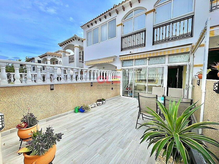 Casa adosada en Orihuela Costa, España, 73 m² - imagen 1