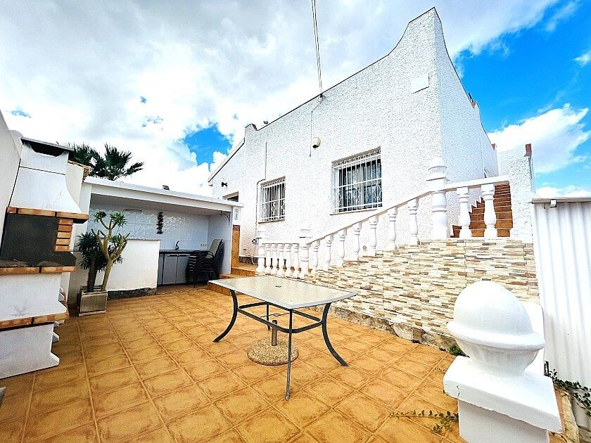 Villa à Orihuela, Espagne, 108 m² - image 1