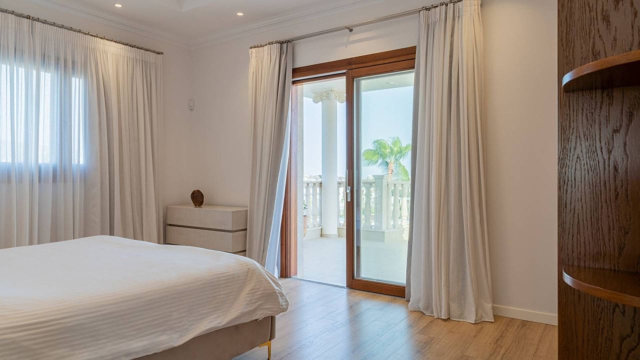 Maison à Mouttagiaka, Chypre, 650 m² - image 5