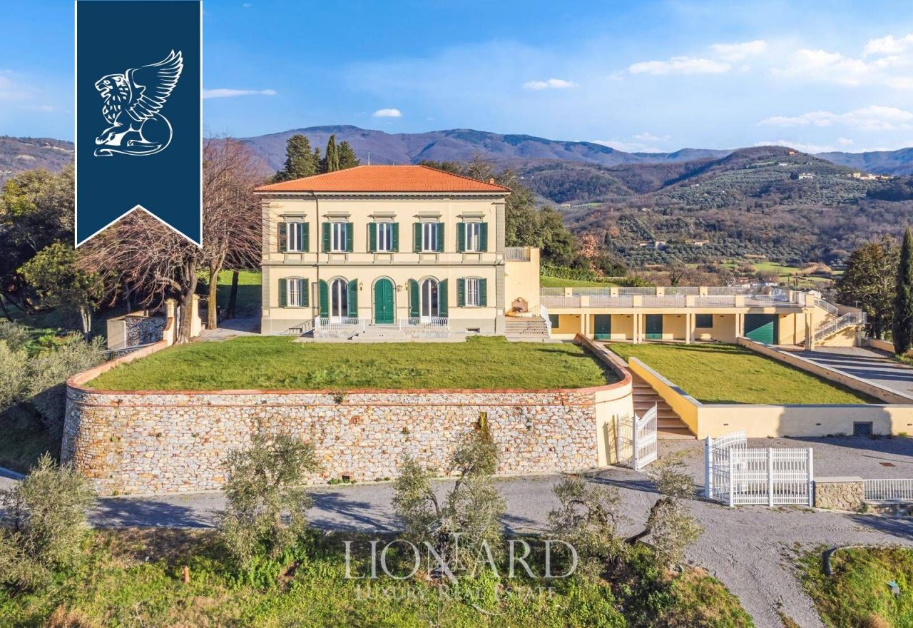 Villa à Pistoia, Italie, 1 800 m² - image 1