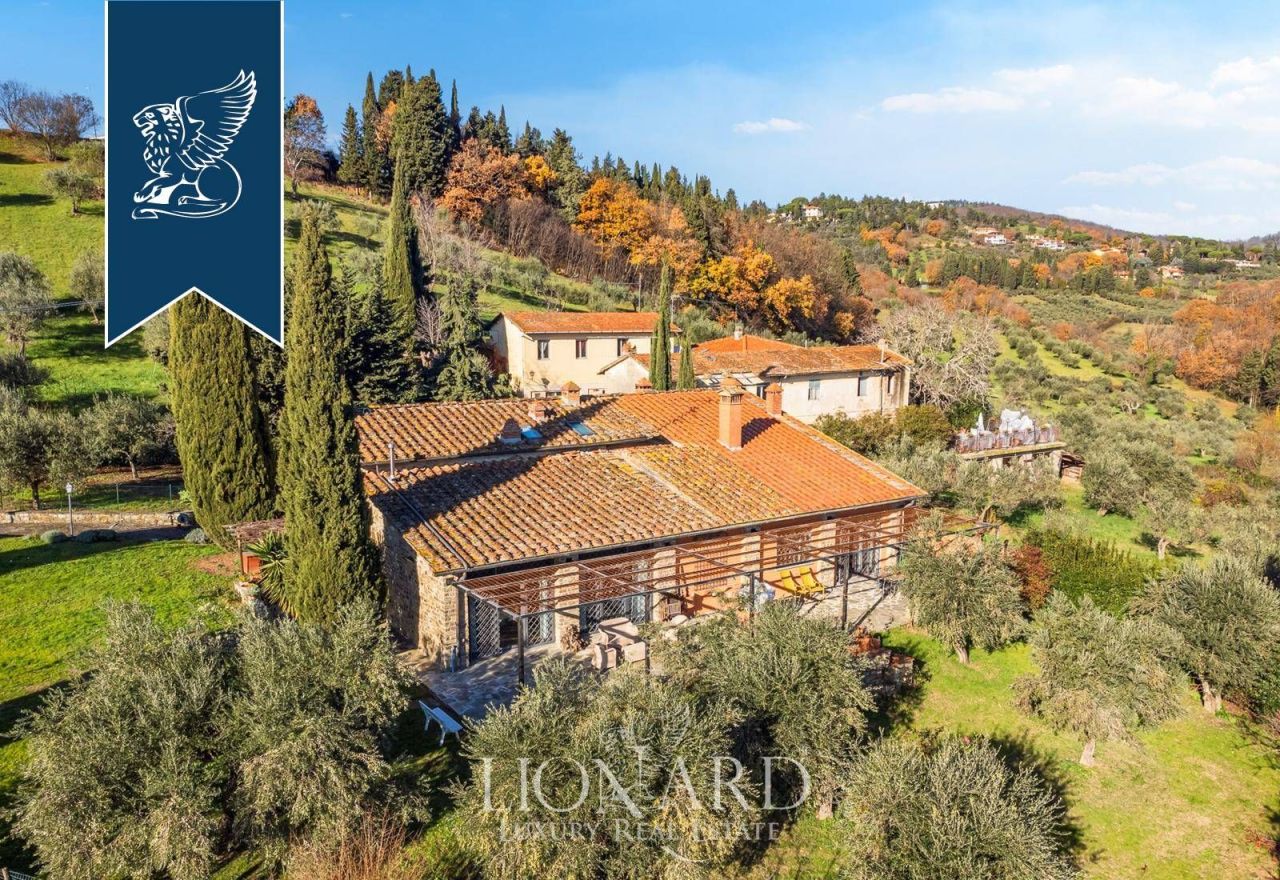 Granja en Florencia, Italia, 1 600 m² - imagen 2