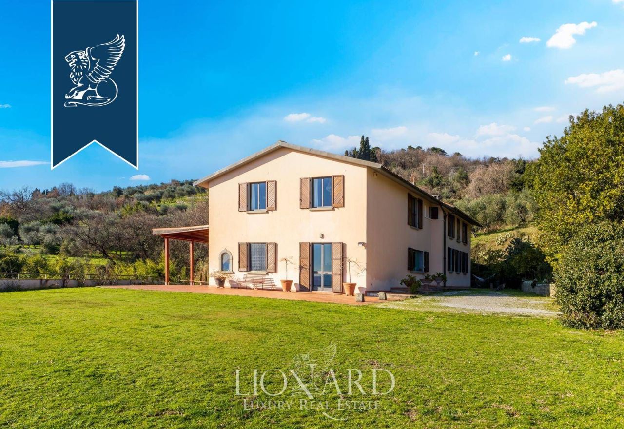 Villa in Pistoia, Italy, 850 m² - picture 3