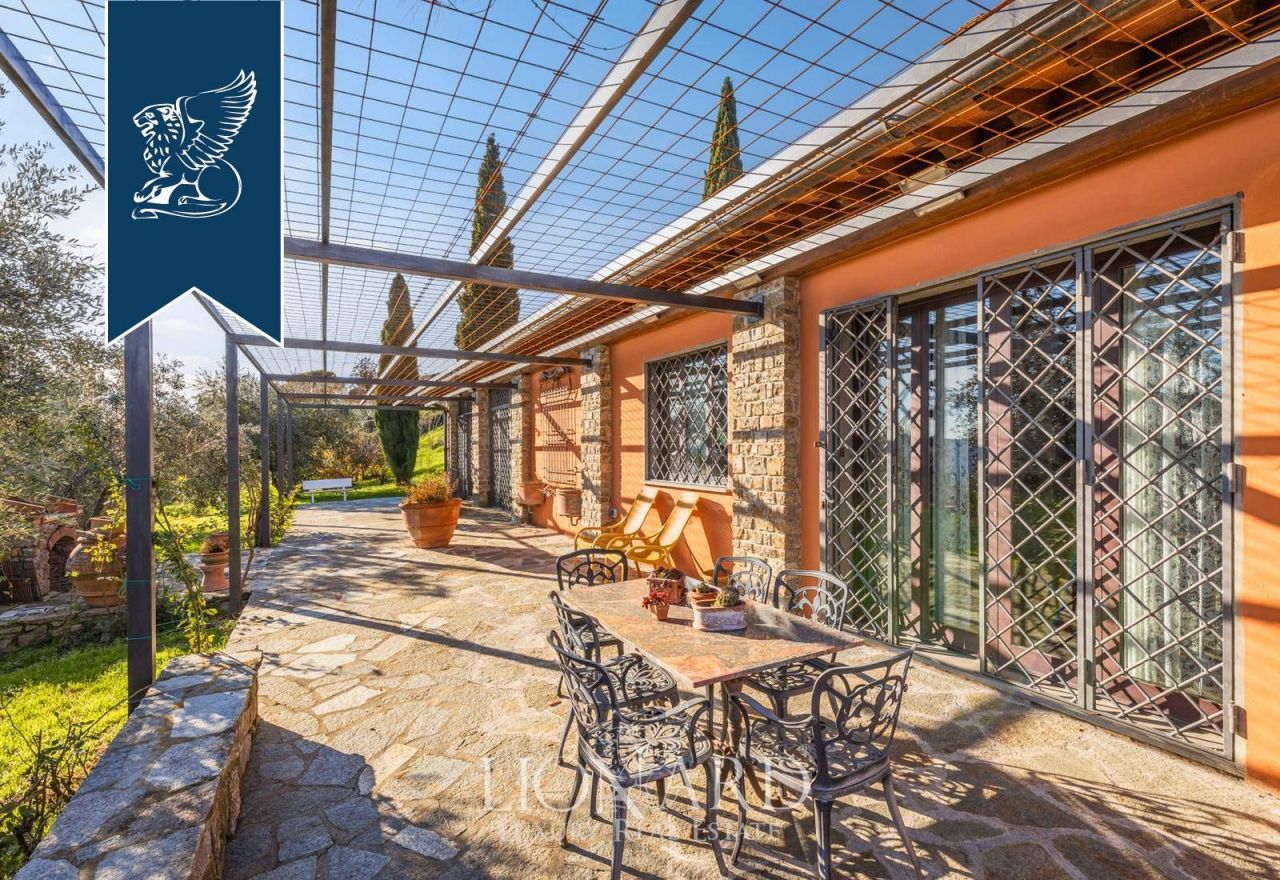 Granja en Florencia, Italia, 1 600 m² - imagen 16