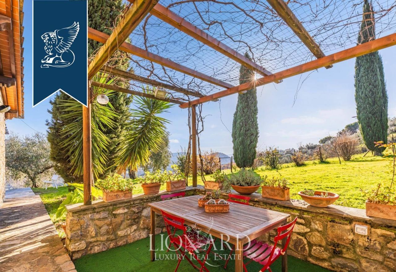 Granja en Florencia, Italia, 1 600 m² - imagen 18