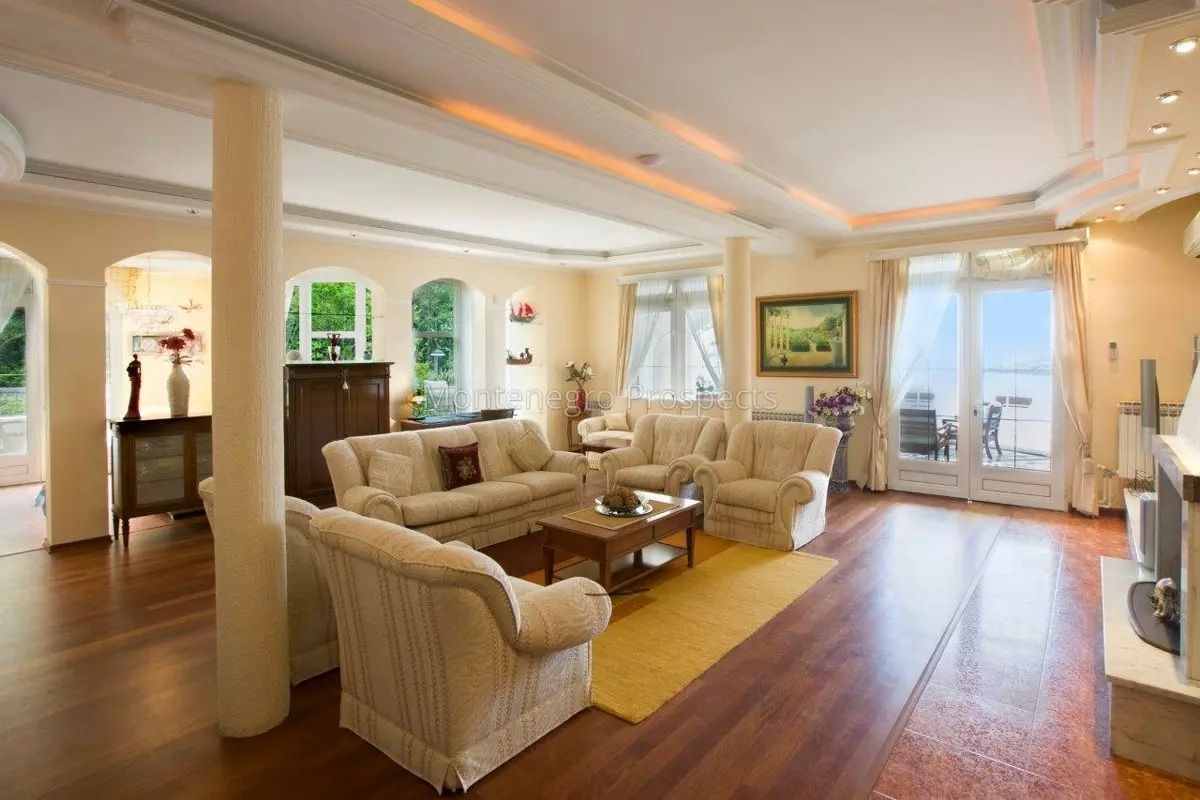 Villa à Sveti Stefan, Monténégro, 1 124 m² - image 5