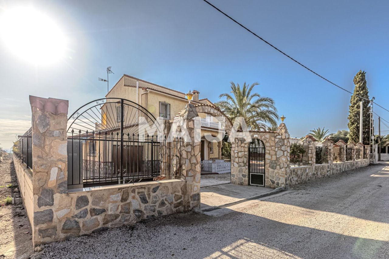 Casa en Albatera, España, 260 m² - imagen 1