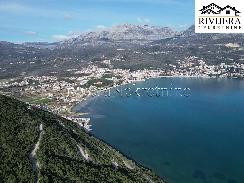 Land in Herceg-Novi, Montenegro, 2 457 m² - picture 1