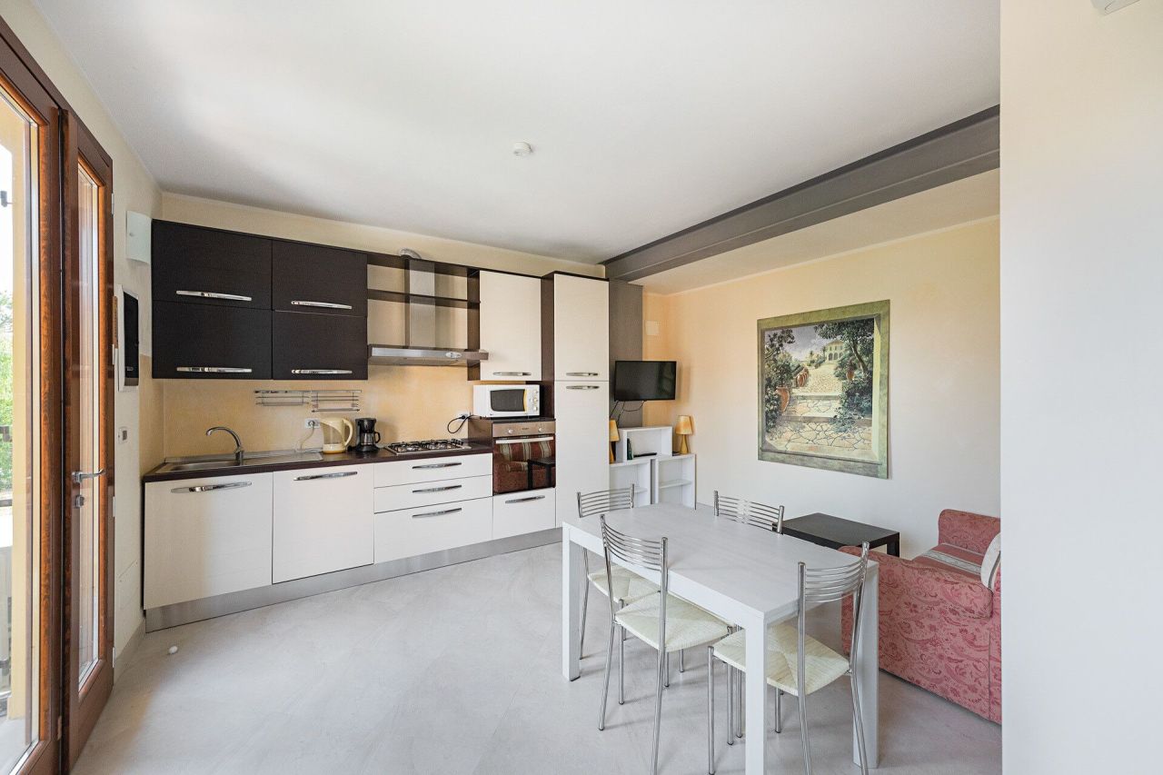 Apartamento por Lago de Garda, Italia, 90 m² - imagen 2