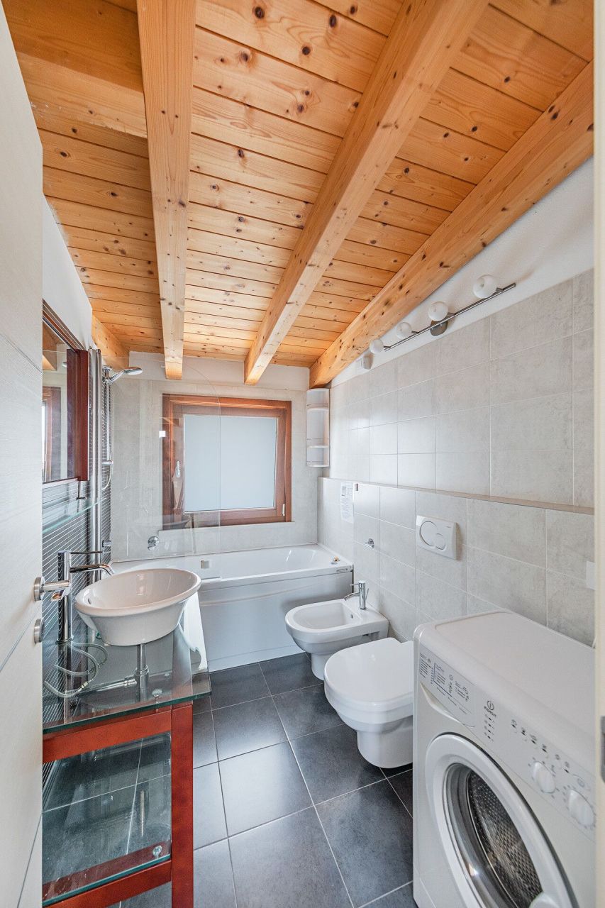 Apartamento por Lago de Garda, Italia, 90 m² - imagen 8