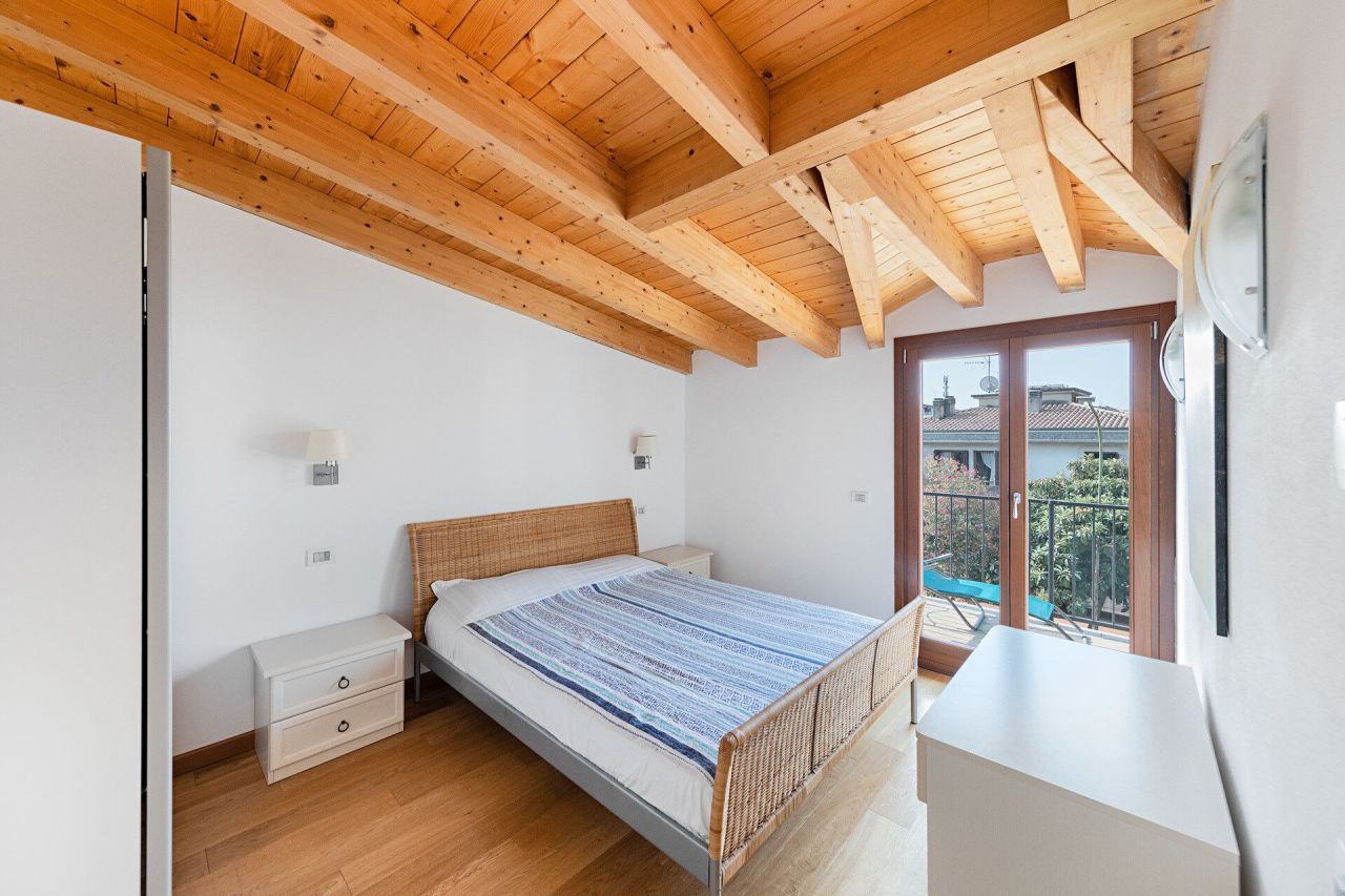 Apartamento por Lago de Garda, Italia, 90 m² - imagen 6