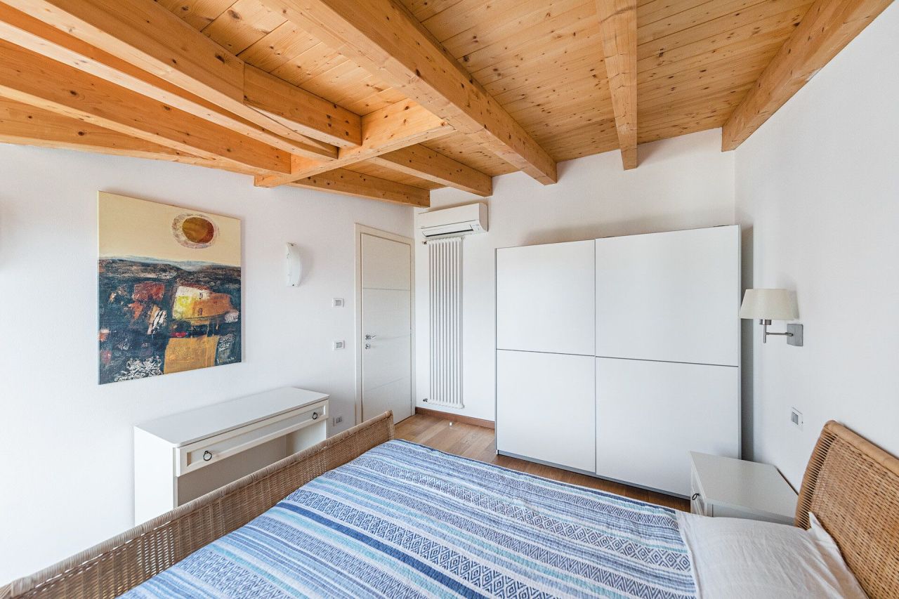 Apartamento por Lago de Garda, Italia, 90 m² - imagen 7