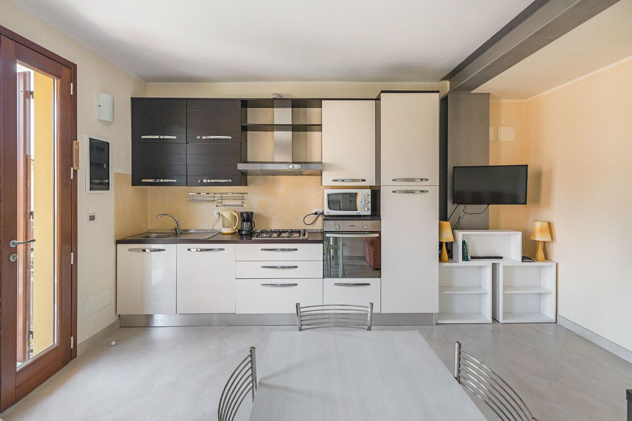 Apartamento por Lago de Garda, Italia, 90 m² - imagen 5