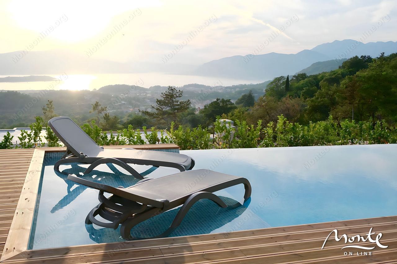 Villa in Tivat, Montenegro, 180 m² - picture 1