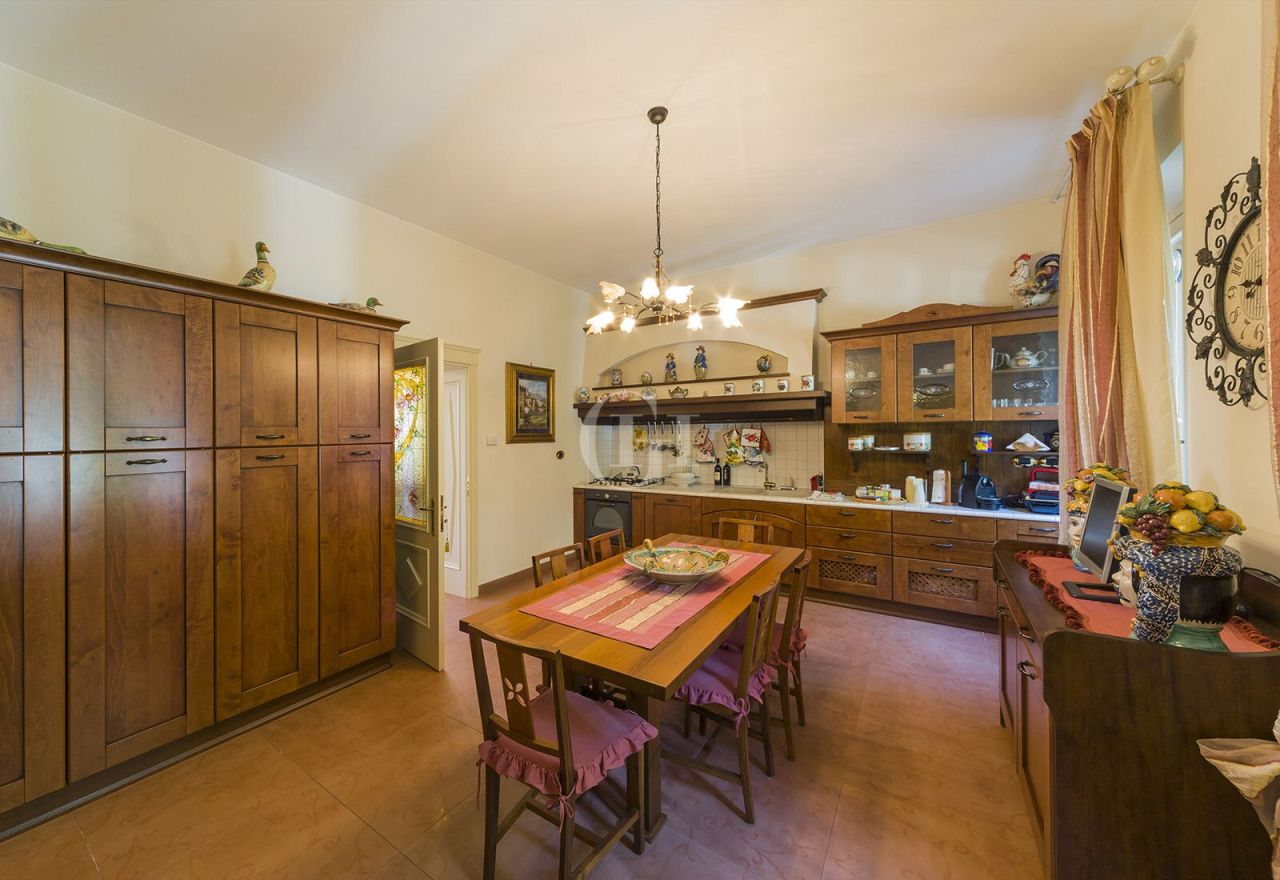 Villa sul Lago di Garda, Italia, 457 m² - foto 6