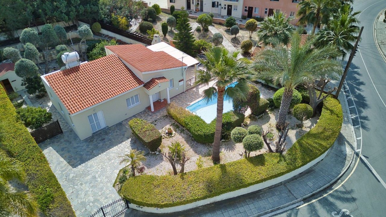 Bungalow à Paphos, Chypre, 85 m² - image 1