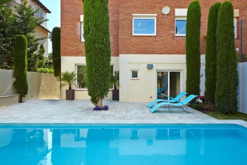 Chalet en Barcelona, España, 300 m² - imagen 1