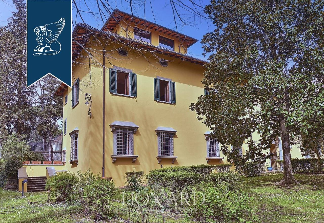 House in Florence, Italy, 1 300 m² - picture 1