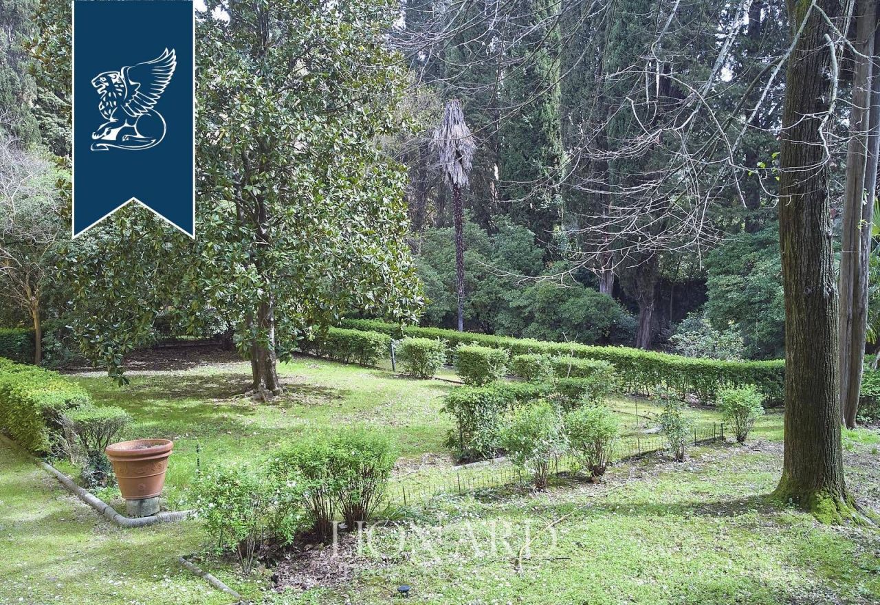 House in Florence, Italy, 1 300 m² - picture 19