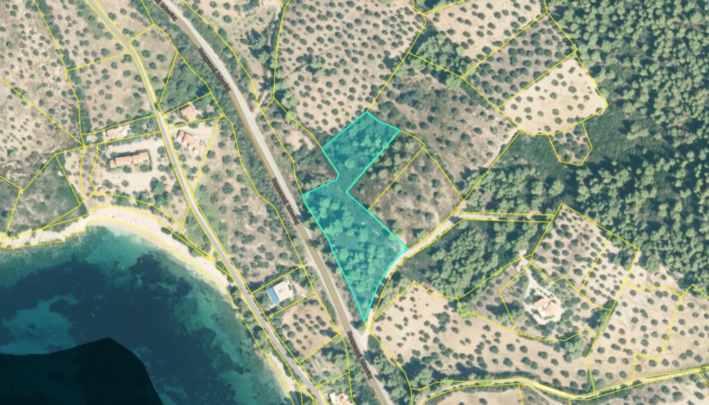 Land in Sithonia, Greece, 7 400 m² - picture 1