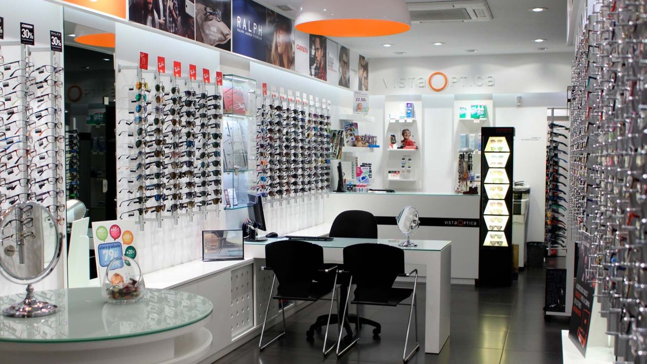 Shop in Barcelona, Spain, 33 m² - picture 1