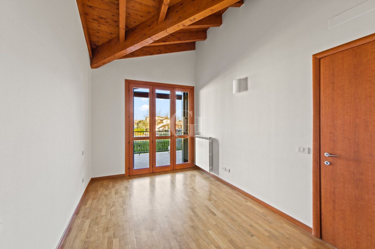 Apartment on Lake Garda, Italy, 60 m² - picture 9