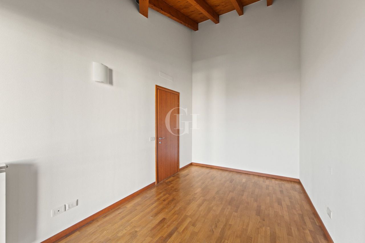 Apartment on Lake Garda, Italy, 60 m² - picture 11