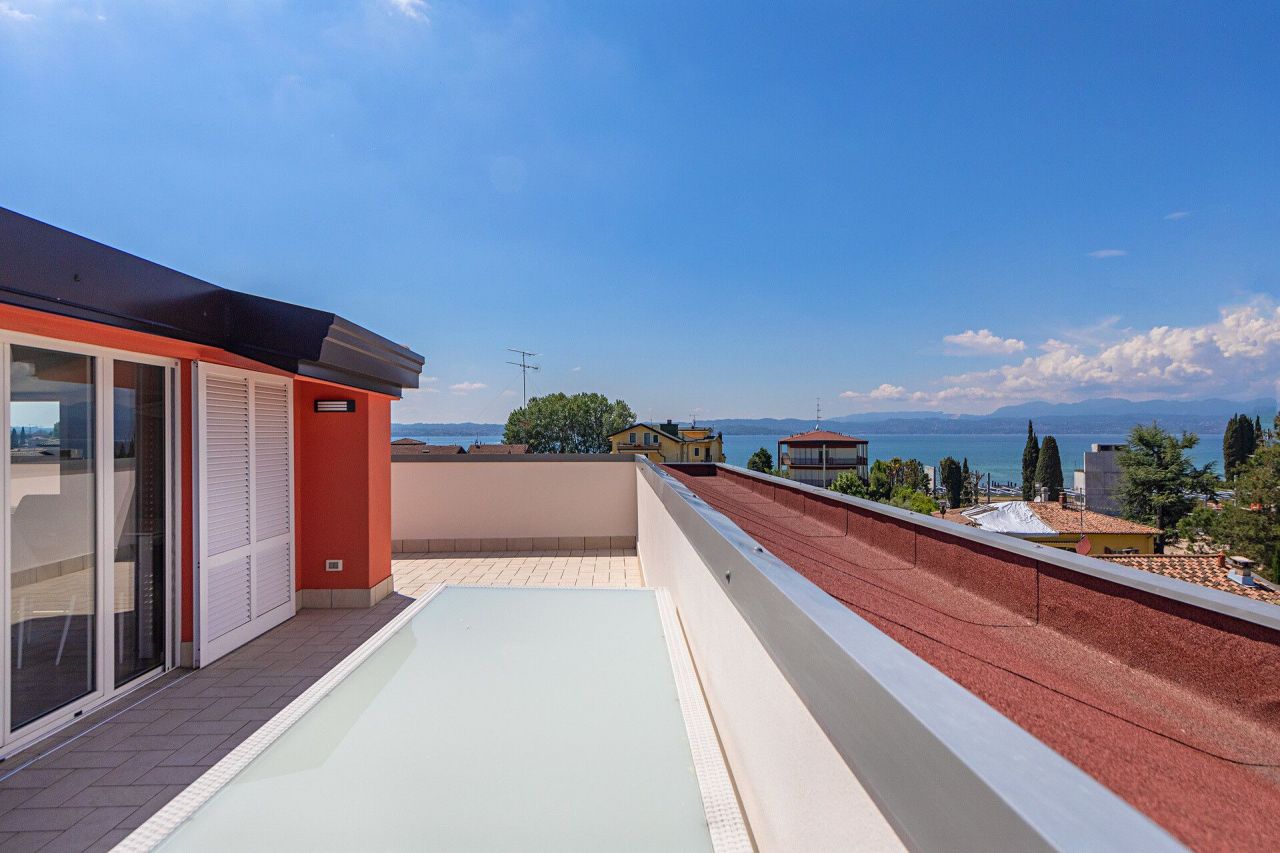Attico sul Lago di Garda, Italia, 92 m² - foto 11