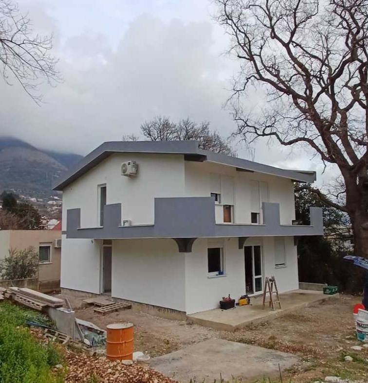 Maison à Sutomore, Monténégro, 180 m² - image 1
