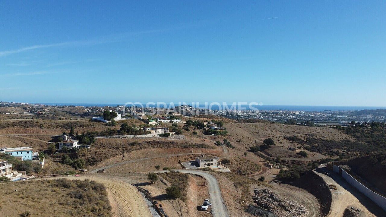 Land in Mijas, Spain, 703 m² - picture 1