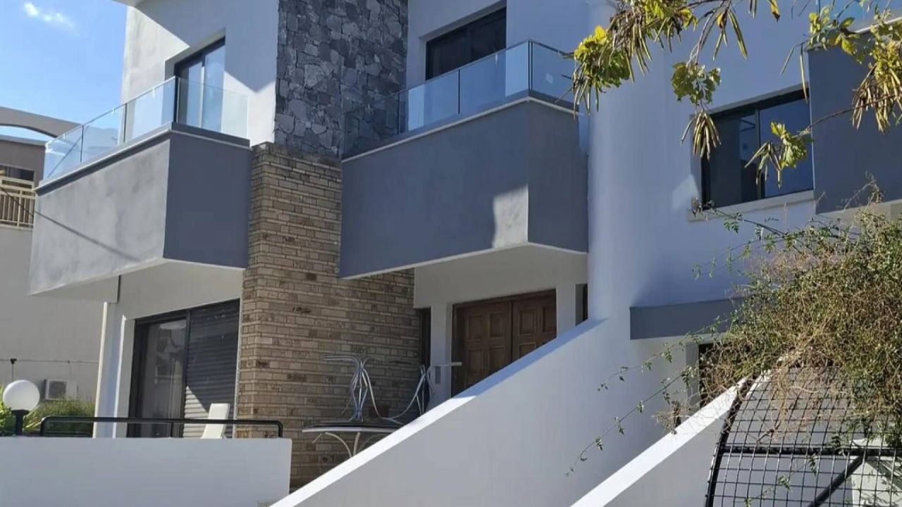 Flat in Limassol, Cyprus, 74 m² - picture 1