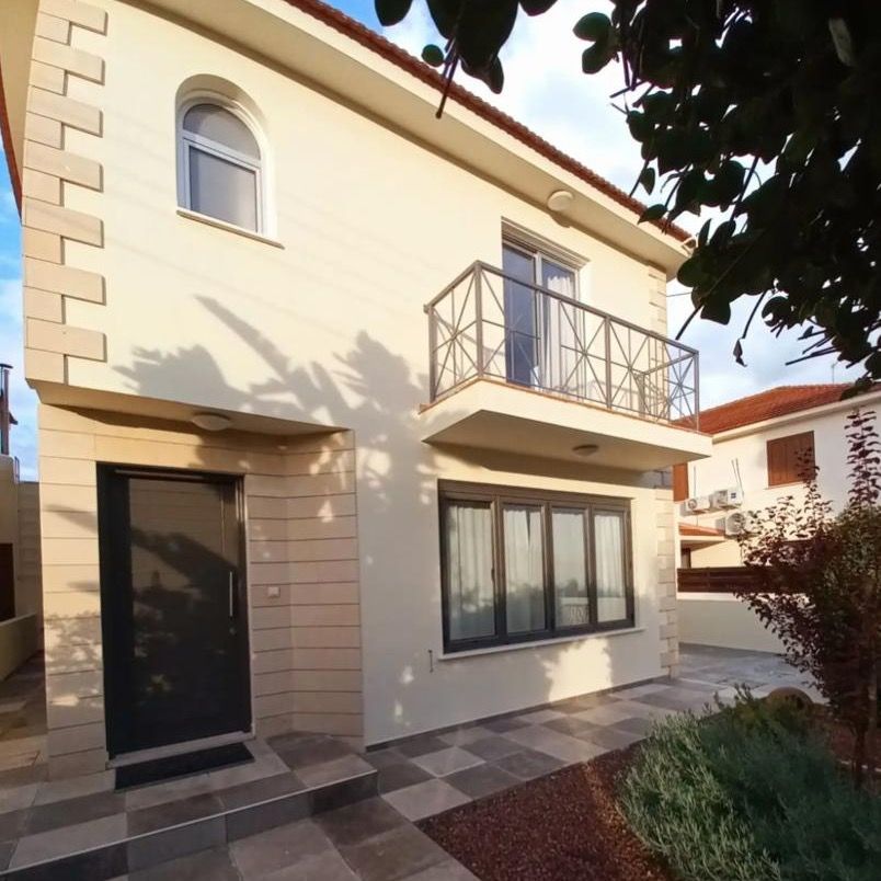 Haus in Lakatamia, Zypern, 200 m² - Foto 1