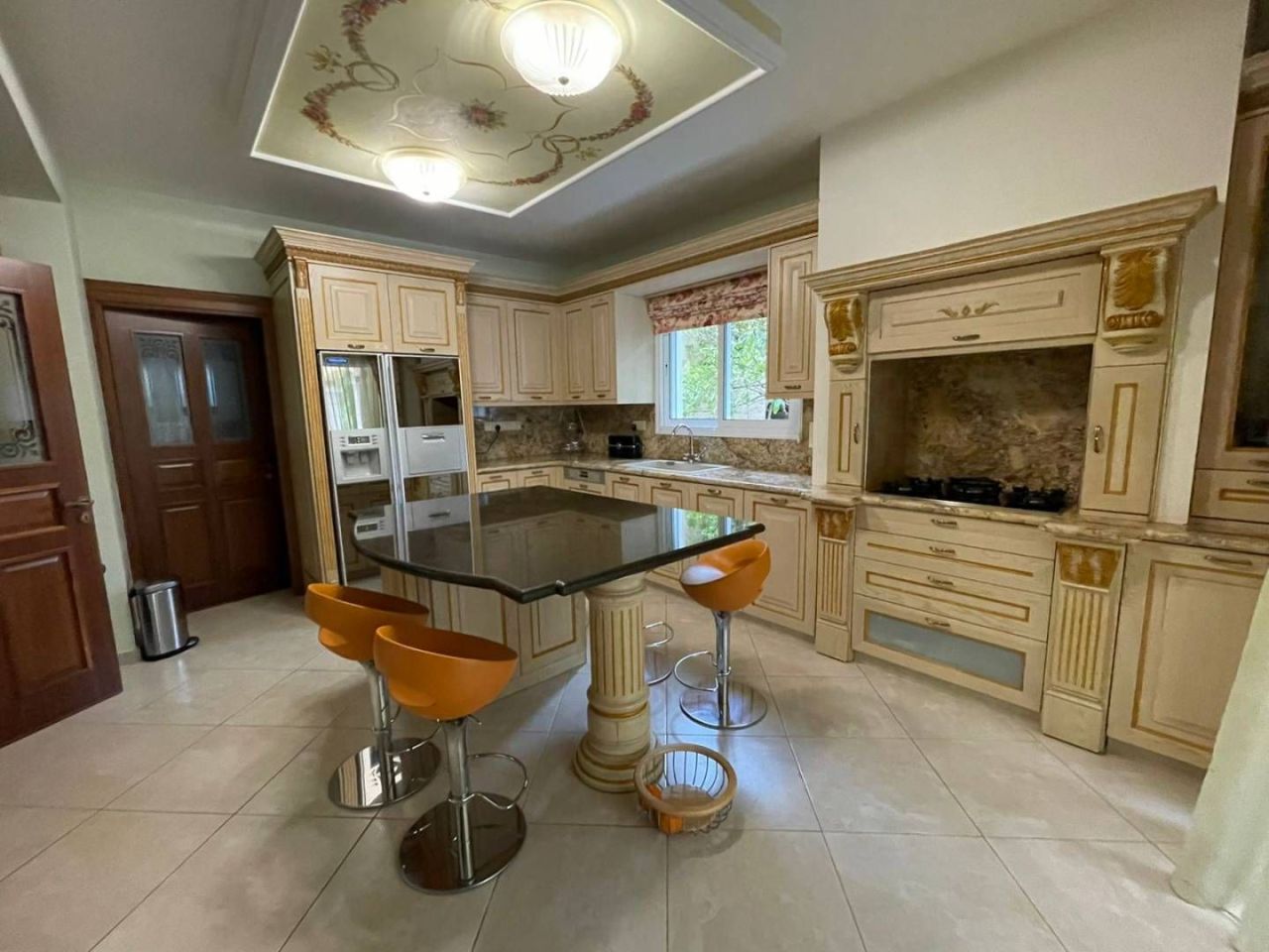 Casa a Mouttagiaka, Cipro, 338 m² - foto 2