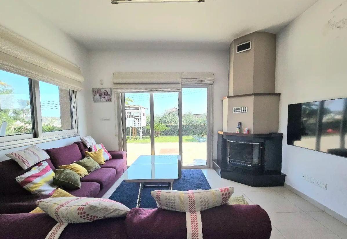 Casa a Agios Athanasios, Cipro, 280 m² - foto 2