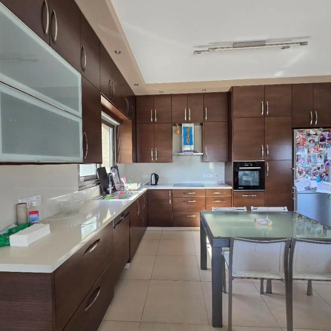 Casa a Agios Athanasios, Cipro, 280 m² - foto 3