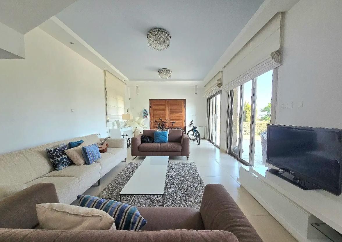 Casa a Agios Athanasios, Cipro, 280 m² - foto 5