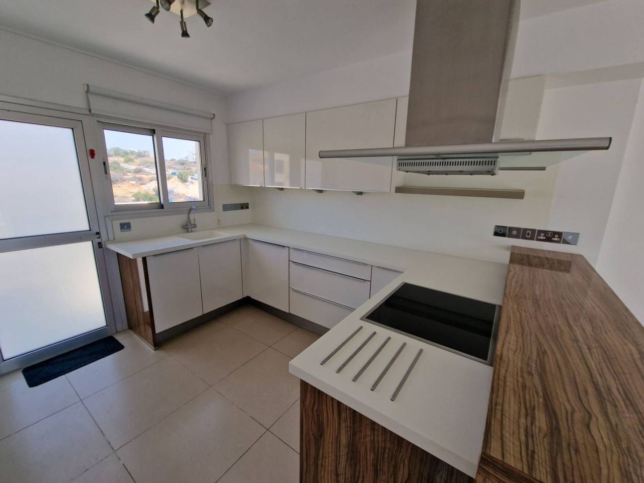 Appartamento a Germasogeia, Cipro, 270 m² - foto 7