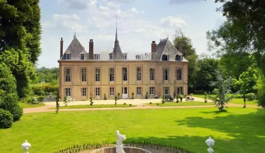 House in Honfleur, France, 580 m² - picture 1