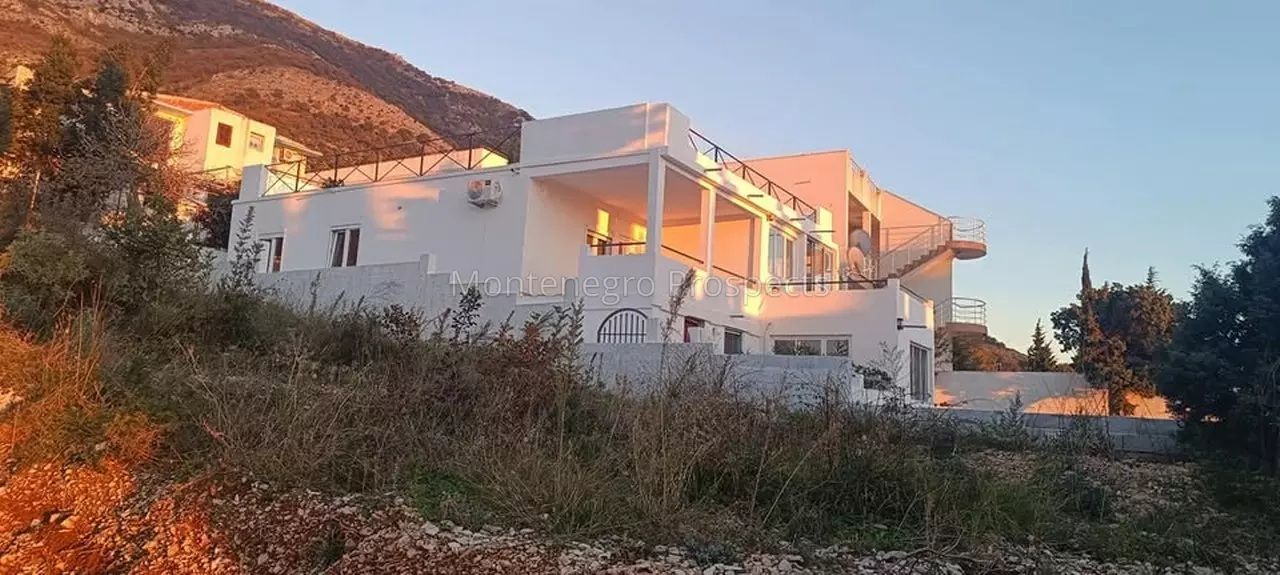 Haus in Sutomore, Montenegro, 136 m² - Foto 1