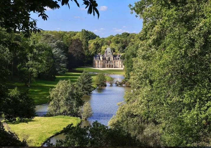 House in Paris, France, 1 000 m² - picture 3