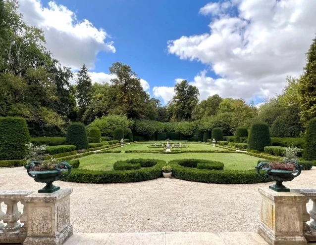 House in Paris, France, 1 000 m² - picture 12