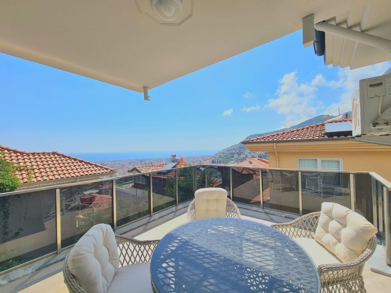Villa in Alanya, Türkei, 130 m² - Foto 1
