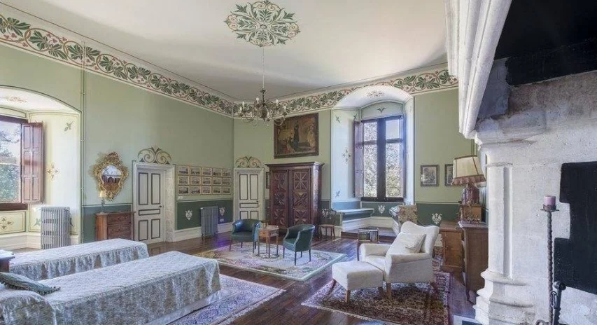 House in Tours, France, 1 400 m² - picture 11