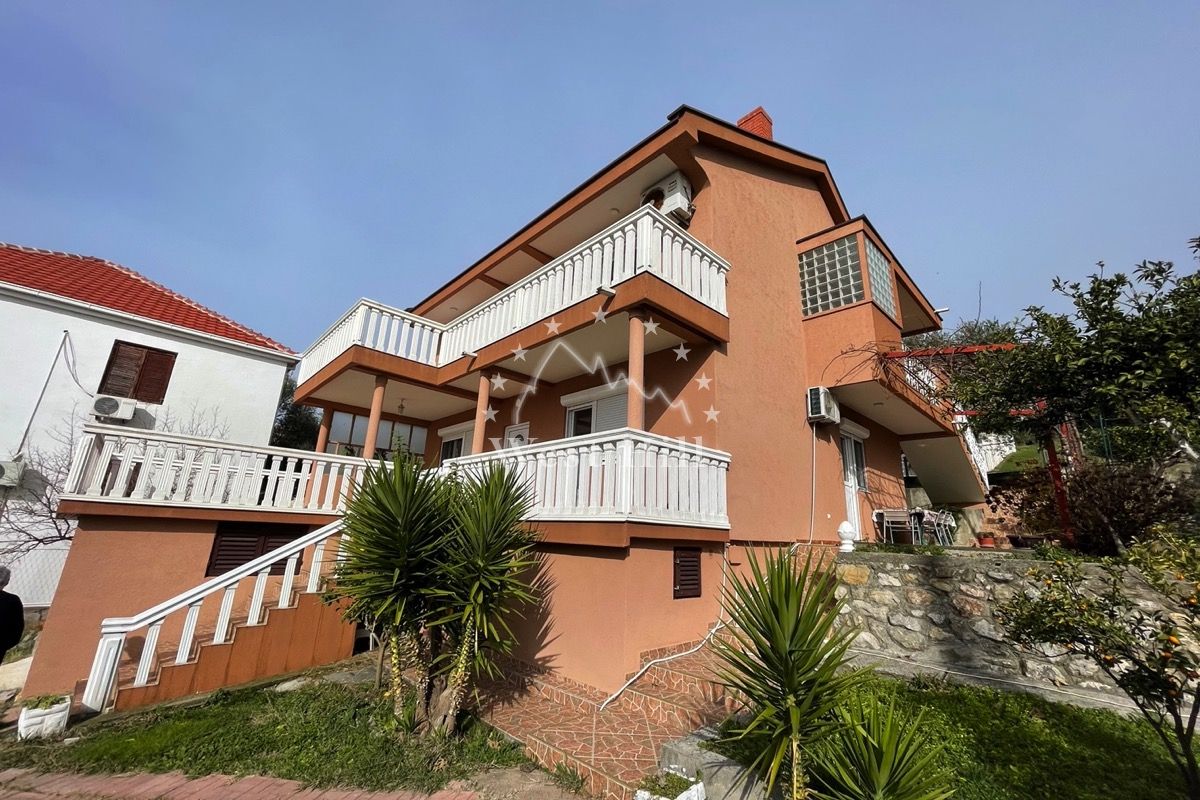 Casa en el Bar, Montenegro, 150 m² - imagen 1