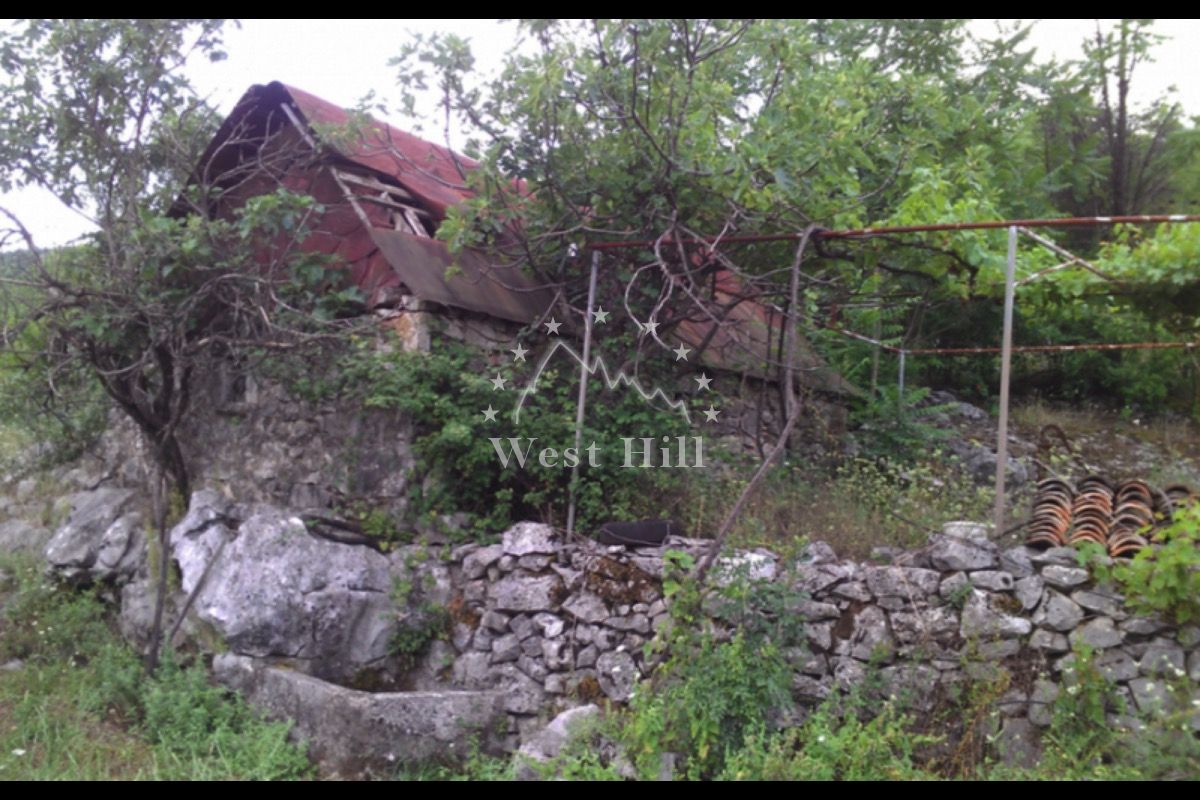 Grundstück in Danilovgrad, Montenegro, 180 000 m² - Foto 1