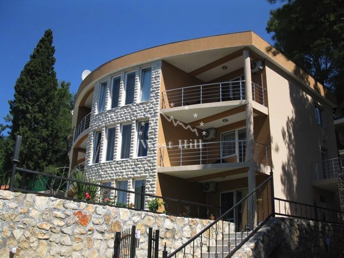 Haus in Bar, Montenegro, 515 m² - Foto 1