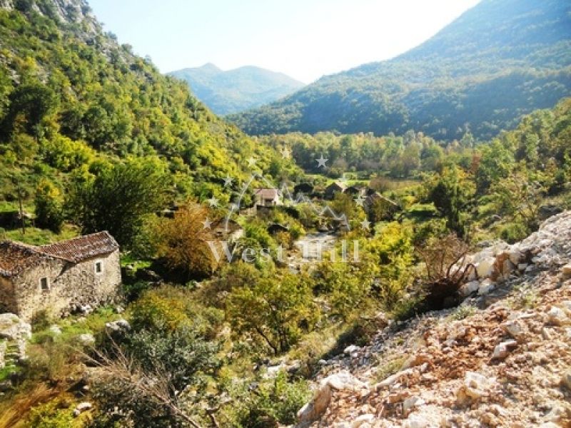 Terrain à Virpazar, Monténégro, 18 152 m² - image 1