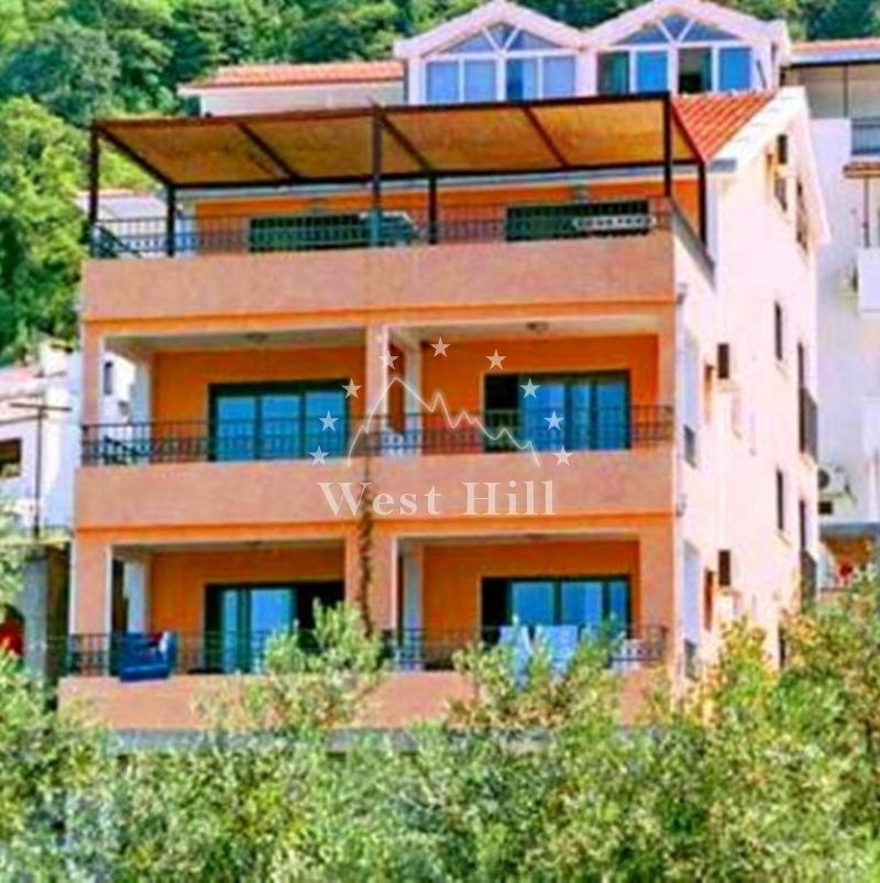 Hotel in Petrovac, Montenegro, 500 m² - picture 1